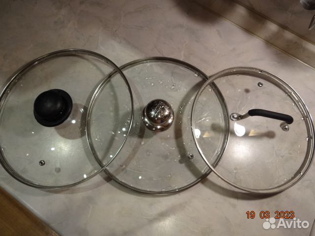 Сковородка,сотейник,тарелки,крышки