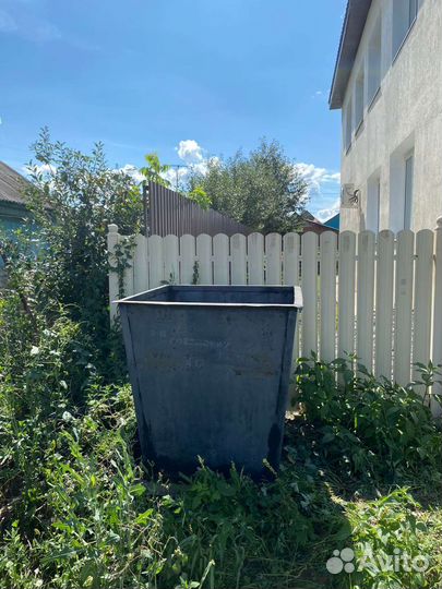 Мусорный контейнер металлический
