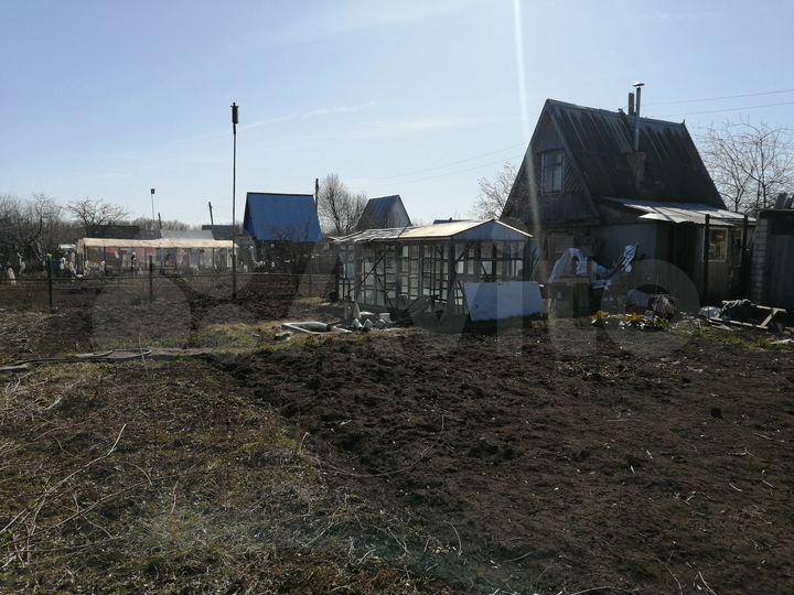 Дача 16 м² на участке 10 сот.