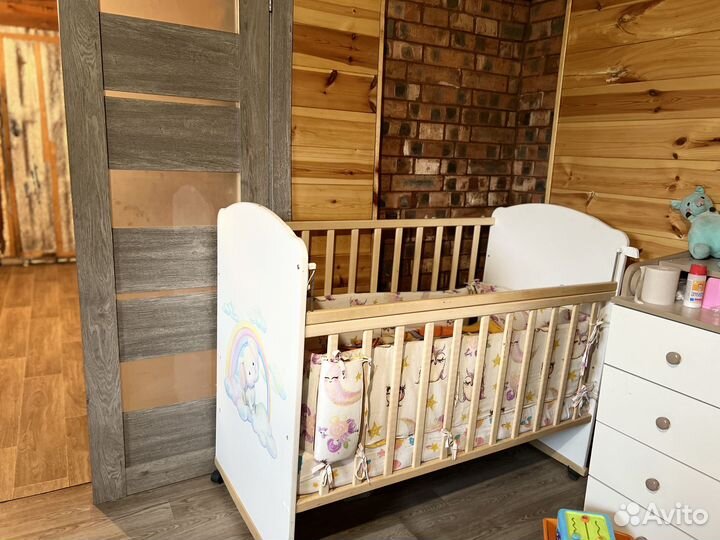 Детскую кровать с матрасом и бортиками 3т