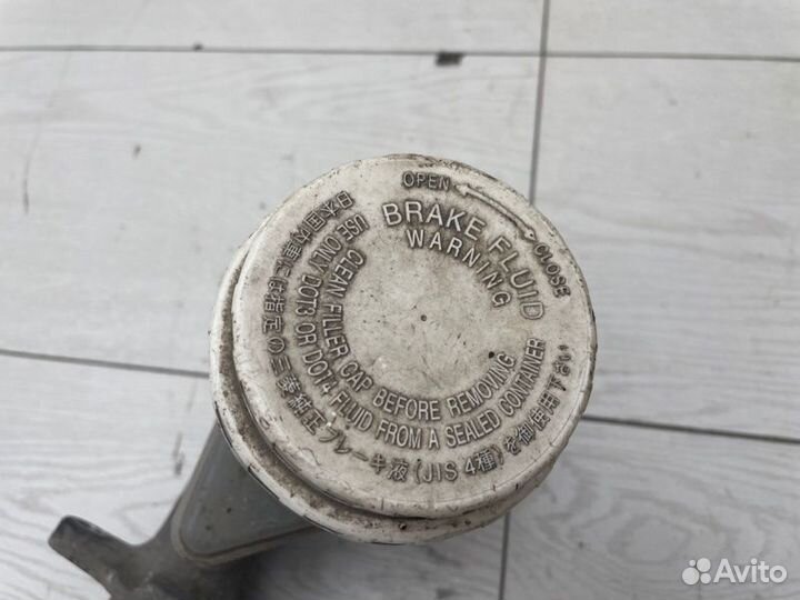 Главный тормозной цилиндр Mitsubishi Galant 8 USA