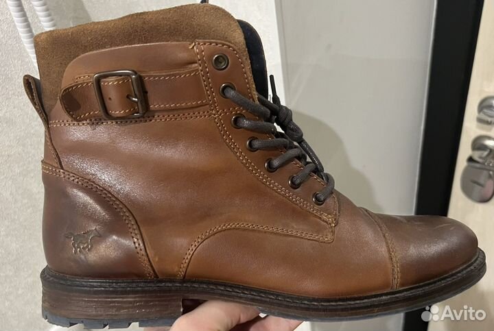 Mustang-высокие ботинки 44 размер