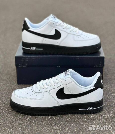 Nike air force 1 белые черн подошва разм. 44