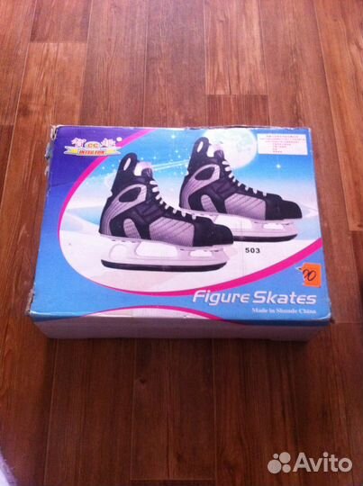 Коньки хоккейные