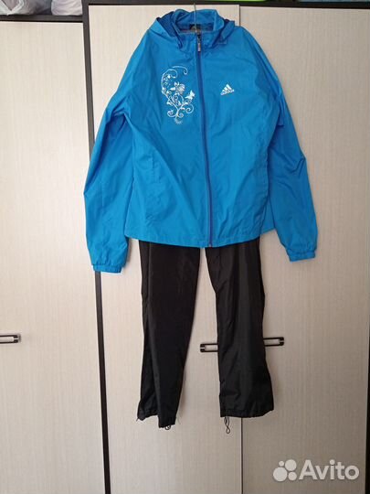 Продам женский спортивный костюм бу