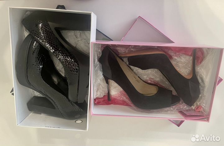 Две пары кожаных туфель