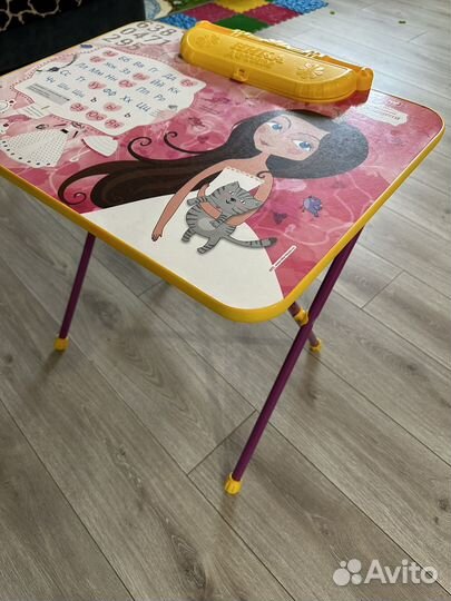 Стол с пеналом детский