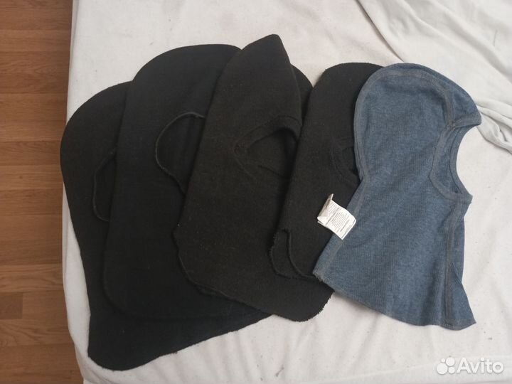 Шапки с вырезом 5 шт