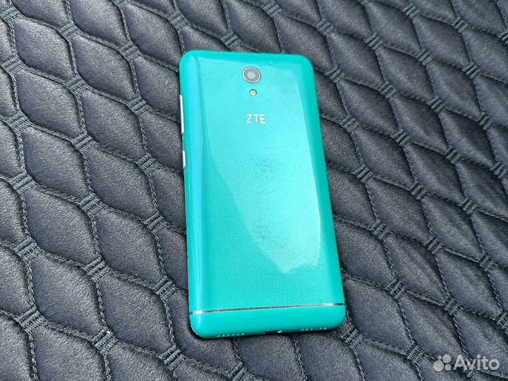 Телефон ZTE