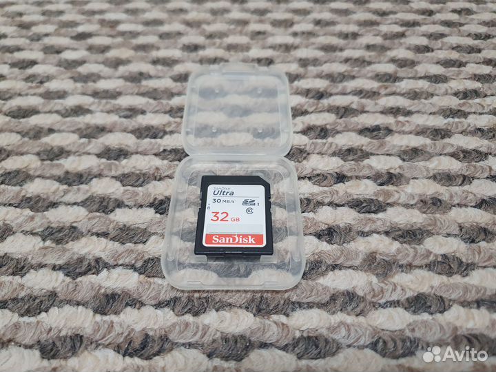 Зеркальный фотоаппарат Nikon D3300 (18-55 VR II)