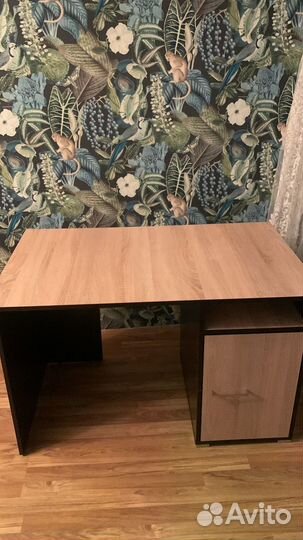 Письменный стол