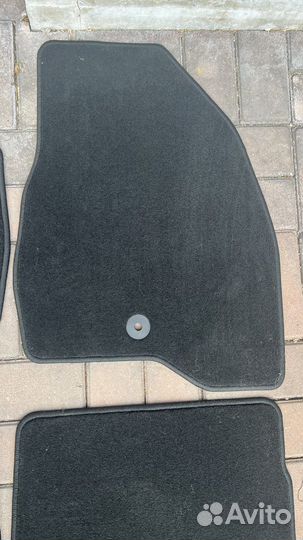 Автомобильные коврики на Ford Explorer 5 2018