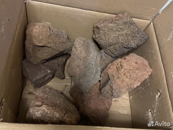 Аквариум 50л, а также фильтр, грунт, лампа, лава