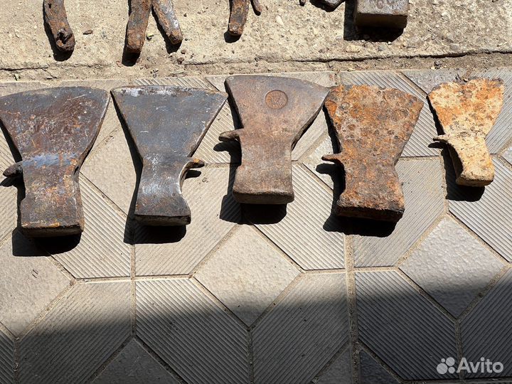Копанина топоры подковы старина