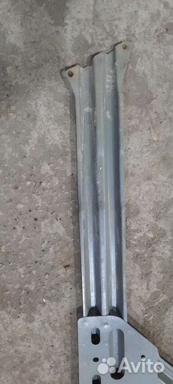 Усилитель двери пер. П. Vw Golf Plush 1/2007