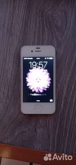 Телефон iPhone 4s