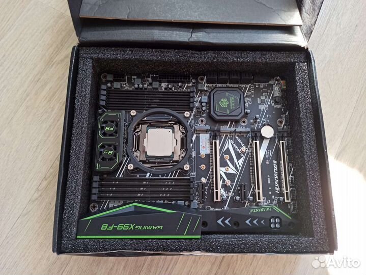 Материнская плата с процессором