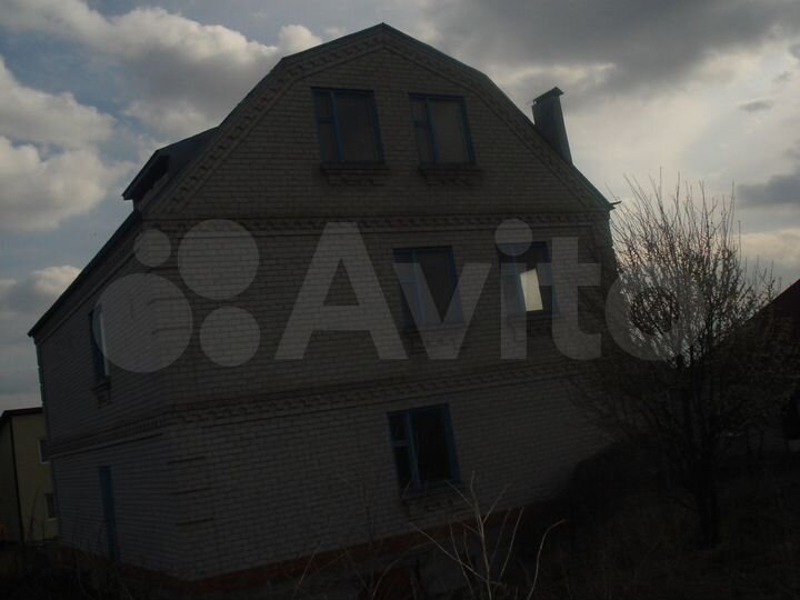 Дом 300 м² на участке 6 сот.