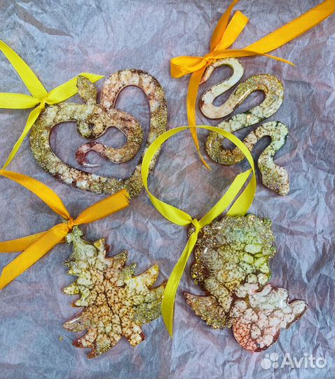 Елочные игрушки из эпоксидной смолы