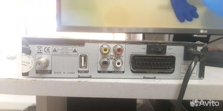 Спутниковая приставка, антенна и конвертор