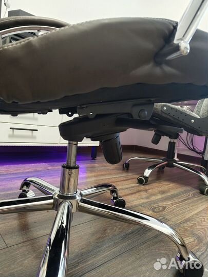 Компьютерное кресло руководителя