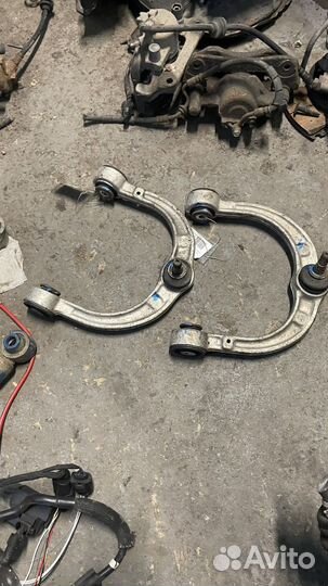 Рычаг передний правый/левый верхний mercedes w164