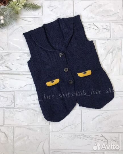 Вязанный жилет