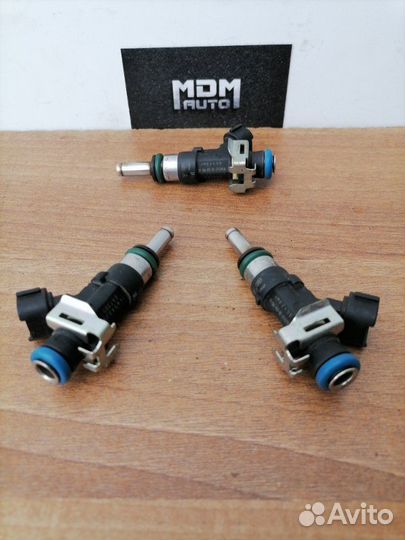 Форсунка Мицубиси разных двс 1,8 / 2,0 4B10 / 4B11