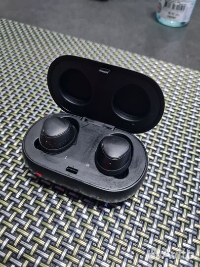 Наушники Samsung Gear iconX