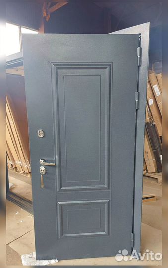 Входная дверь
