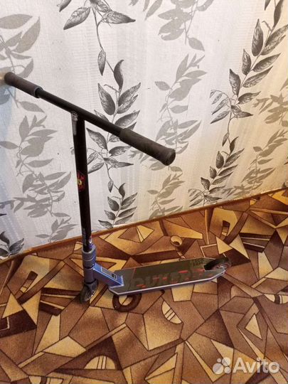 Трюковой самокат duker 303