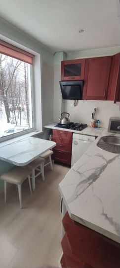 2-к. квартира, 56 м², 2/5 эт.