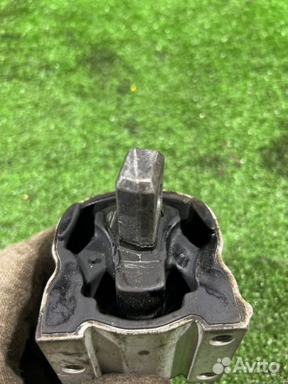 Подушка АКПП Mercedes-Benz S-Class W221 272965