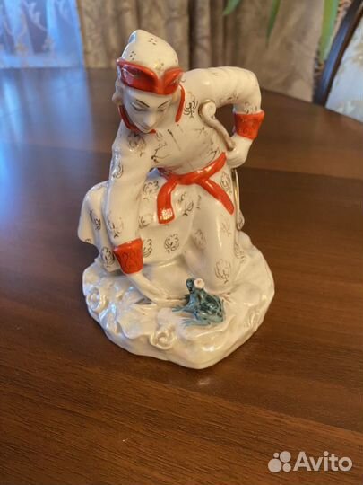 Винтажные фарфоровые статуэтки