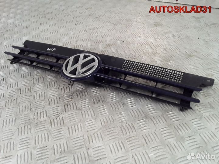 Решетка радиатора Volkswagen Golf 4 1J0853651F