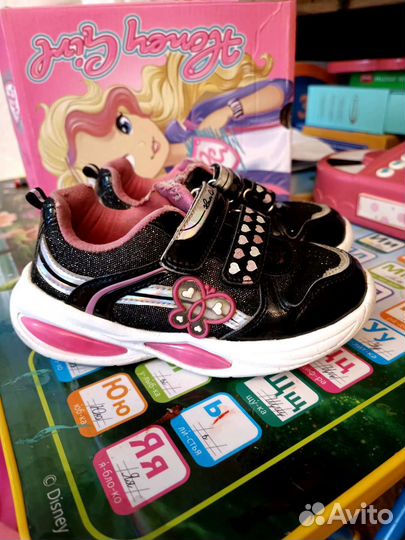 Кроссовки для девочки