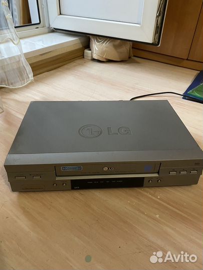 Видеомагнитофон lg