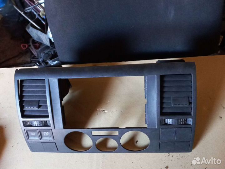 VW T5(03-09) рамка 7H0857237E консоли в сборе