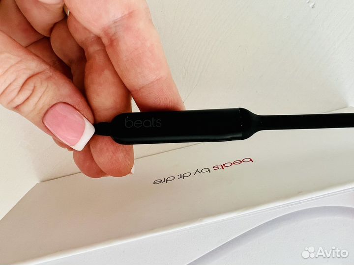 Беспроводные наушники beats