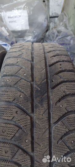Bridgestone Ice Cruiser 7000 205/60 R16 92T