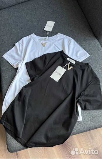 Шикарная футболка Valentino
