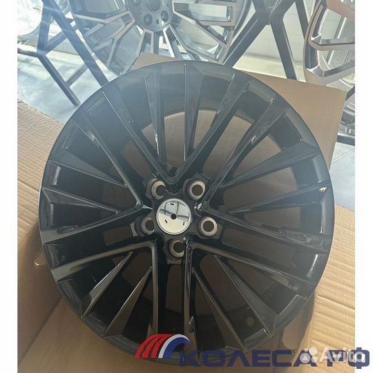 Диски R18 на Toyota Lexus