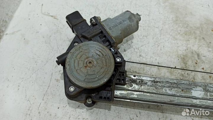 Стеклоподъемник электрический задний правый