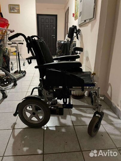 Инвалидная коляска с электроприводом бу
