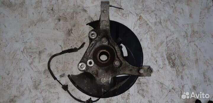 Ступица (Кулак поворотный ) передняя левая Opel