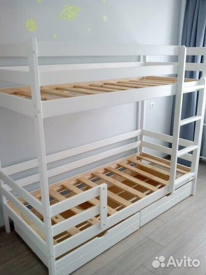 Двухъярусная кровать