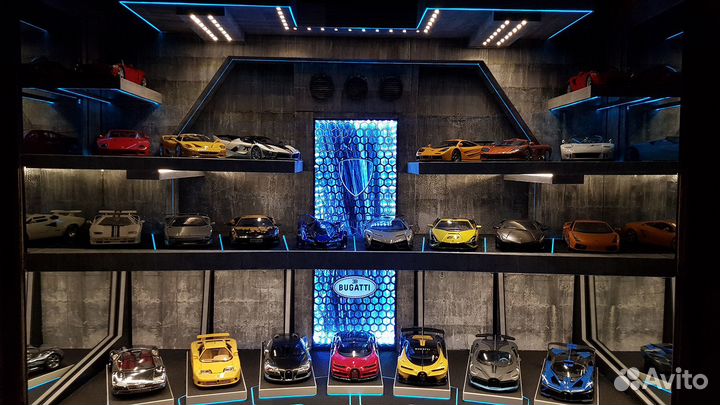 Шкаф для коллекции машин