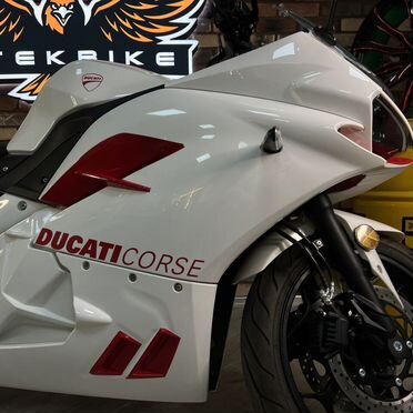 Ducati Panigale V4 R, 2025, 1 км