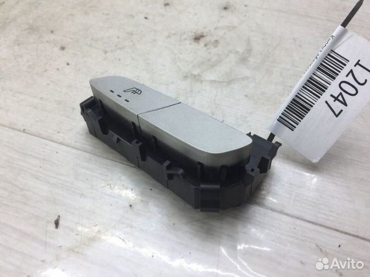 Кнопка обогрева сидений Mercedes C-Class W205 2014