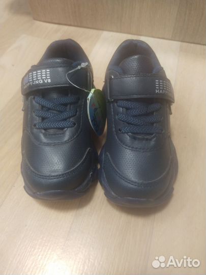 Кроссовки детские
